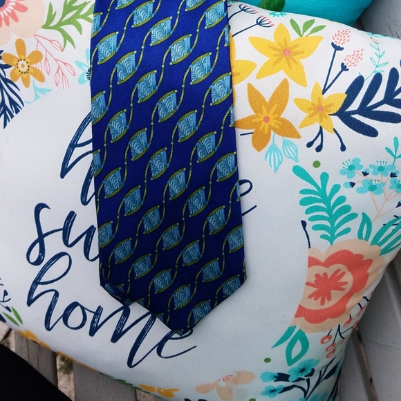 Valentino Mens Tie - Picture 2 of 3